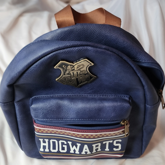 Harry Potter Bioworld Hogwarts Navy Blue Backpack - Picture 1 of 14